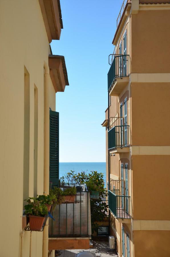 Holidayhouse Ostia - Maestrale Buitenkant foto